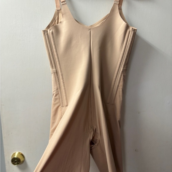 HoneyLove Mid thigh bodysuit, all in one shaper, new without tag - Picture 4 of 4